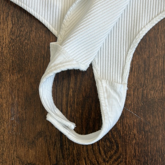 Vince Ribbed Bodysuit - Picture 5 of 7